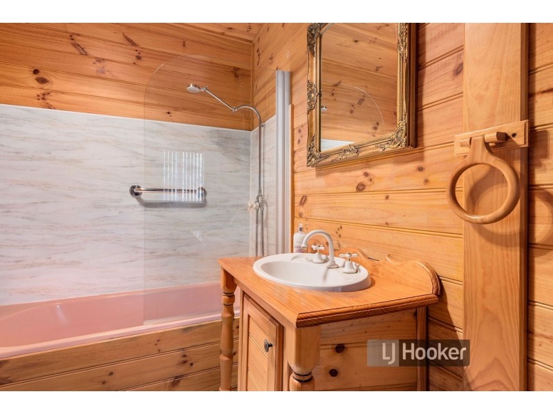 5 Evans Street, Cooee TAS 7320