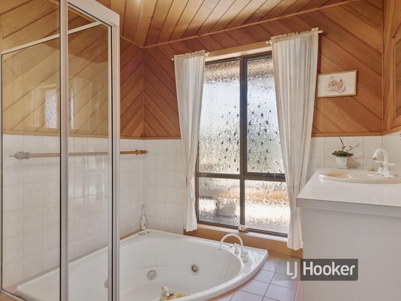 9 Golf Links Road, Wynyard TAS 7325