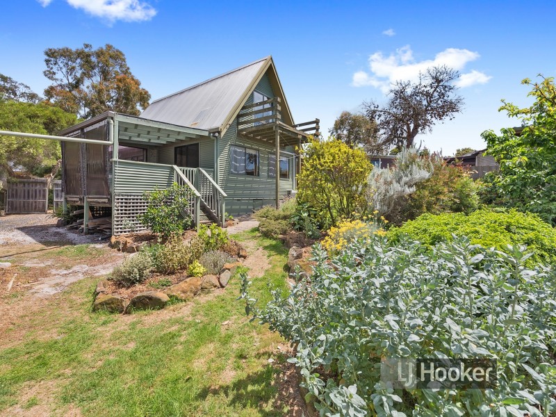 33 Irbys Circus, Sisters Beach TAS 7321