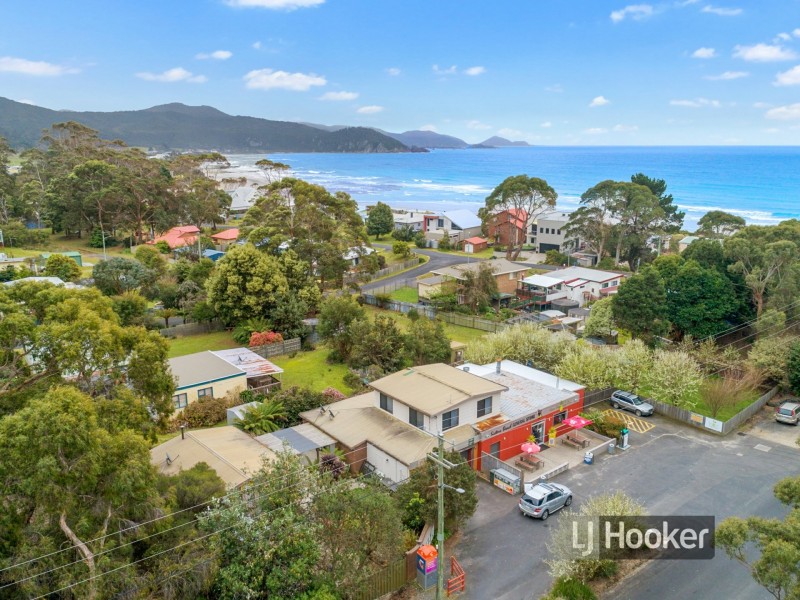 1-3 Honeysuckle Avenue, Sisters Beach TAS 7321