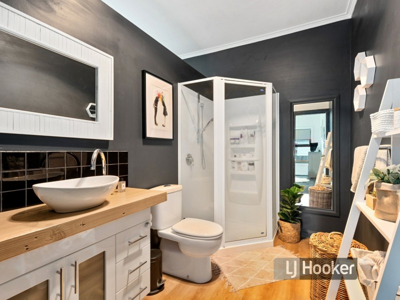 16 Saunders Street, Wynyard TAS 7325