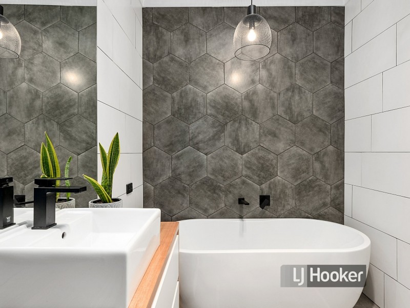 16 Saunders Street, Wynyard TAS 7325