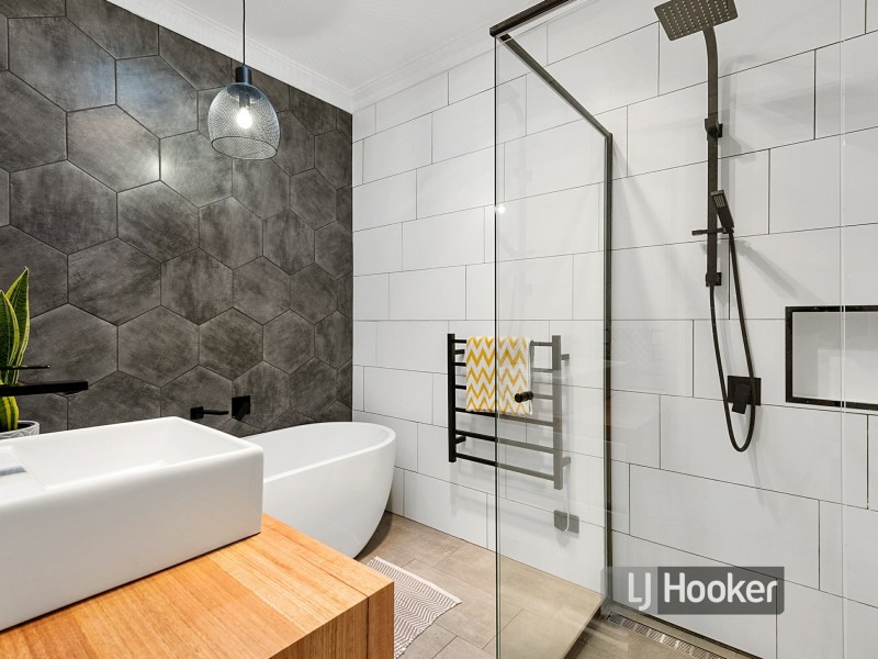 16 Saunders Street, Wynyard TAS 7325