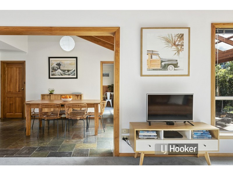 16 Irbys Circus, Sisters Beach TAS 7321