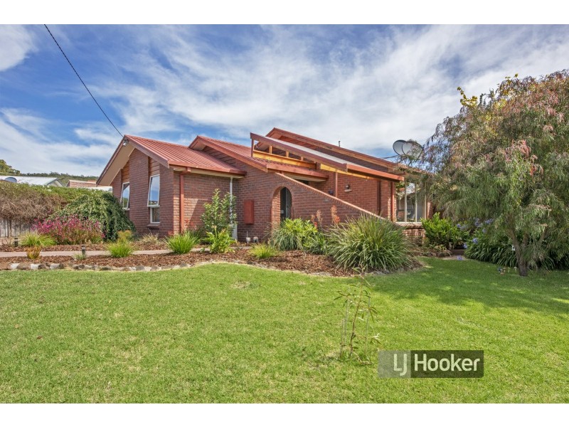 16 Irbys Circus, Sisters Beach TAS 7321