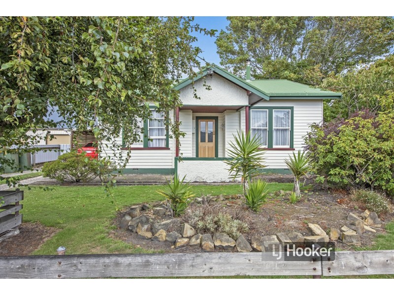 64 Saunders Street, Wynyard TAS 7325