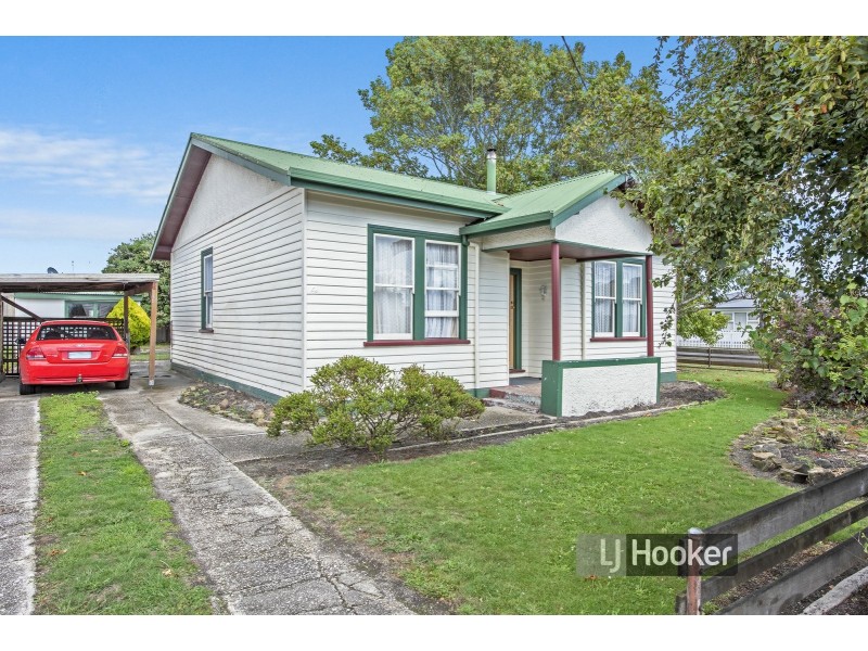 64 Saunders Street, Wynyard TAS 7325