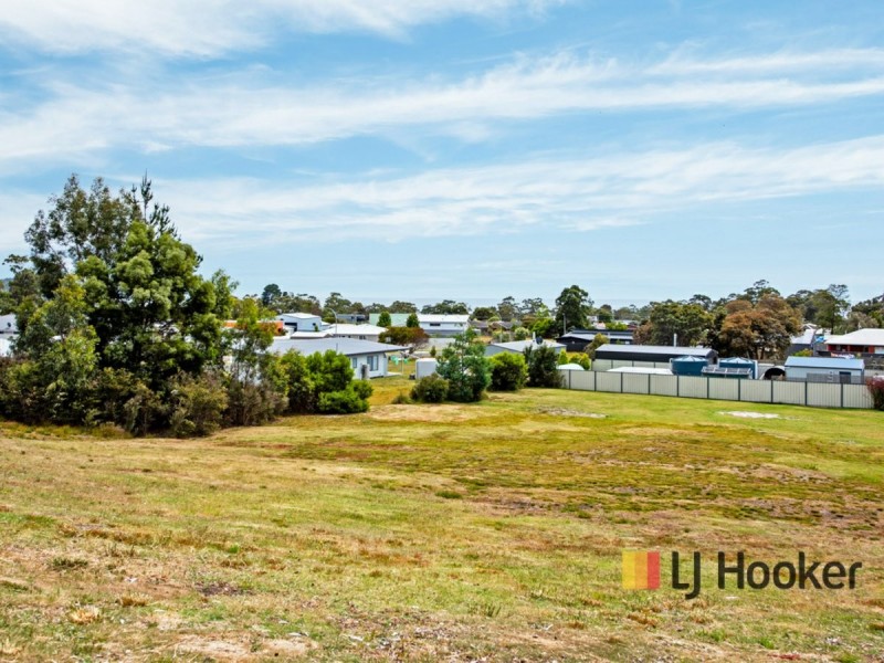 42 Banksia Avenue, Sisters Beach TAS 7321