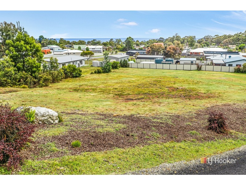 42 Banksia Avenue, Sisters Beach TAS 7321