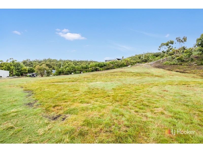 42 Banksia Avenue, Sisters Beach TAS 7321