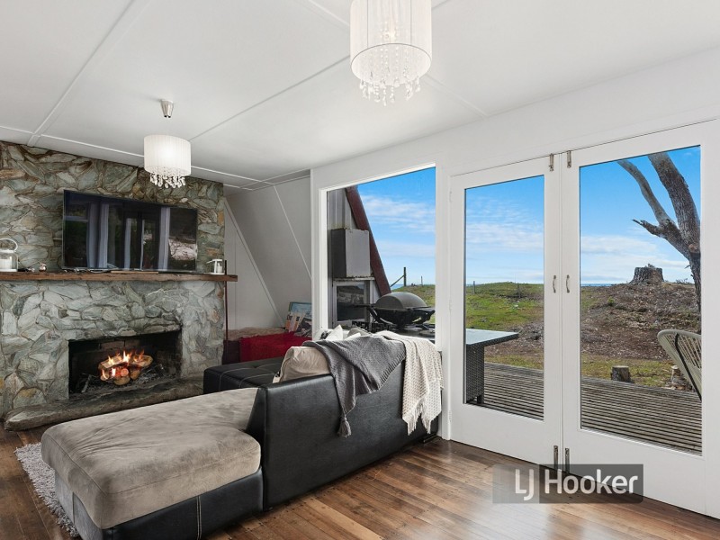 1 Irby Boulevard, Sisters Beach TAS 7321