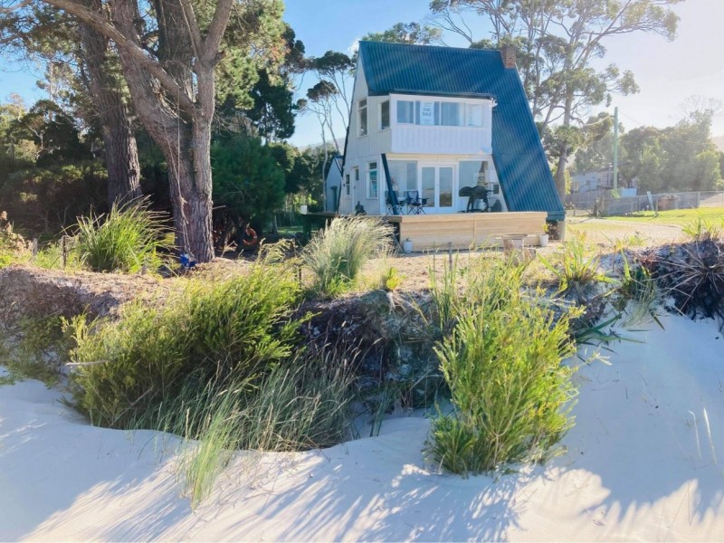 1 Irby Boulevard, Sisters Beach TAS 7321
