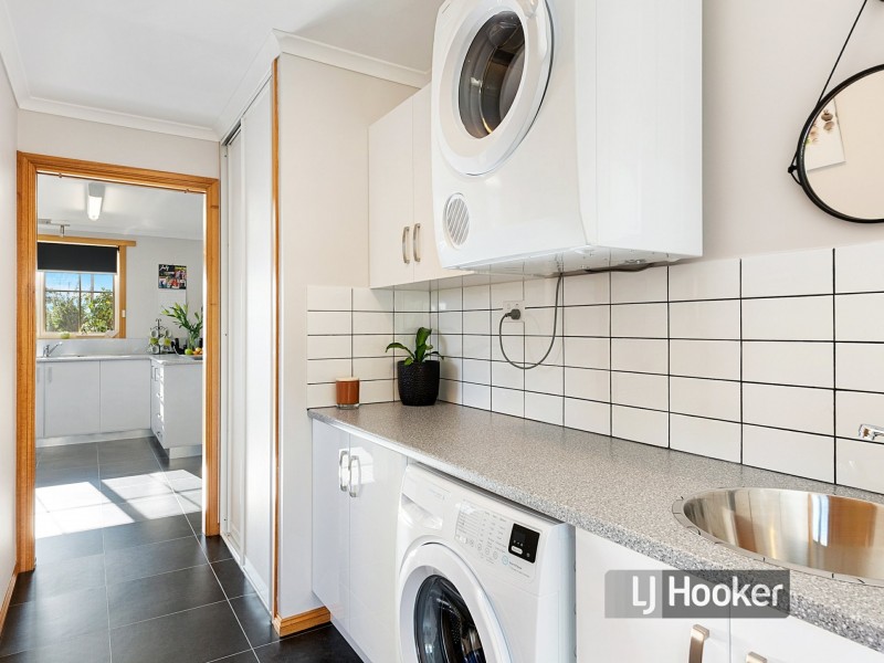 11 Irbys Circus, Sisters Beach TAS 7321