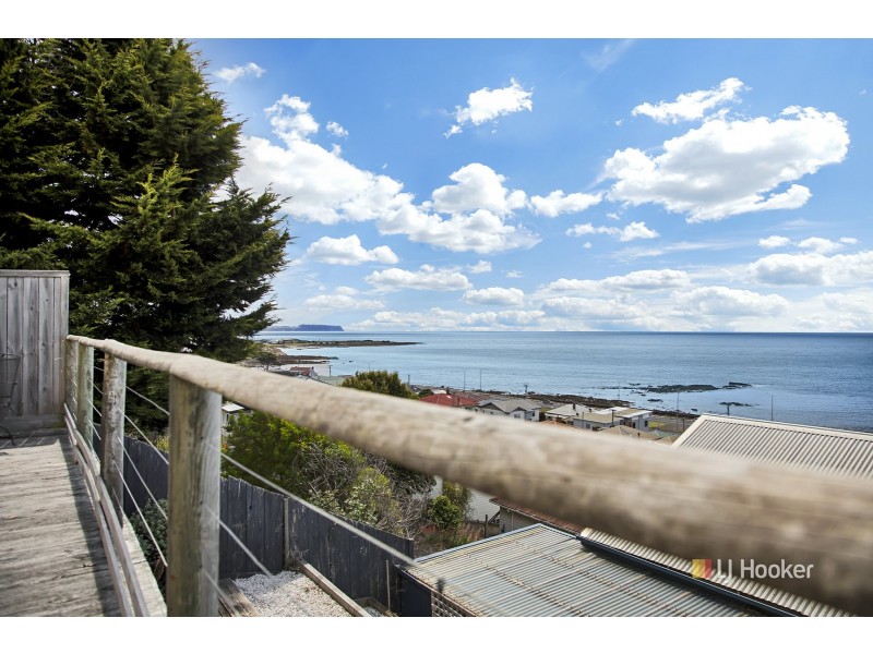 19 Bay Street, Parklands TAS 7320