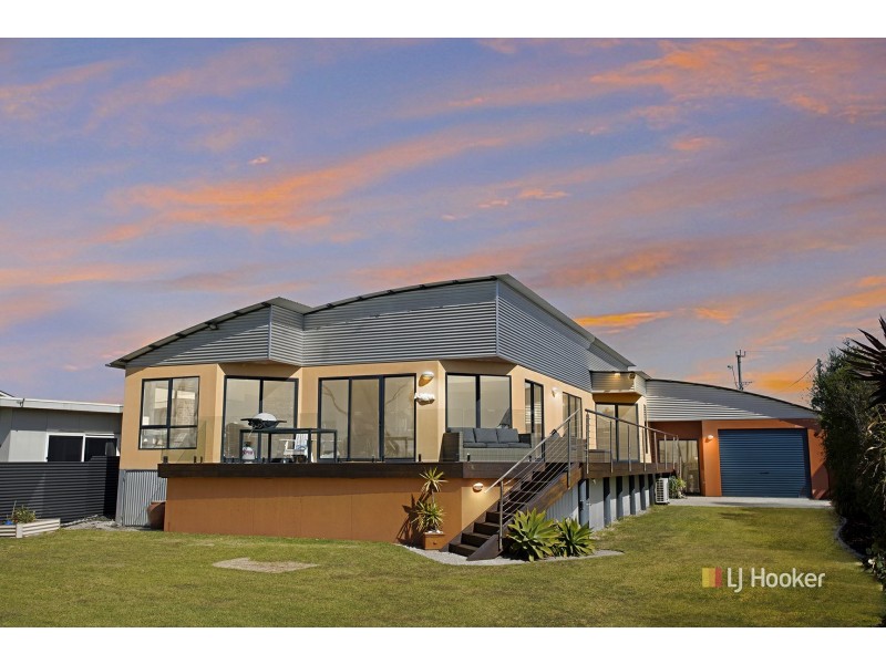52 Old Bass Highway, Wynyard TAS 7325