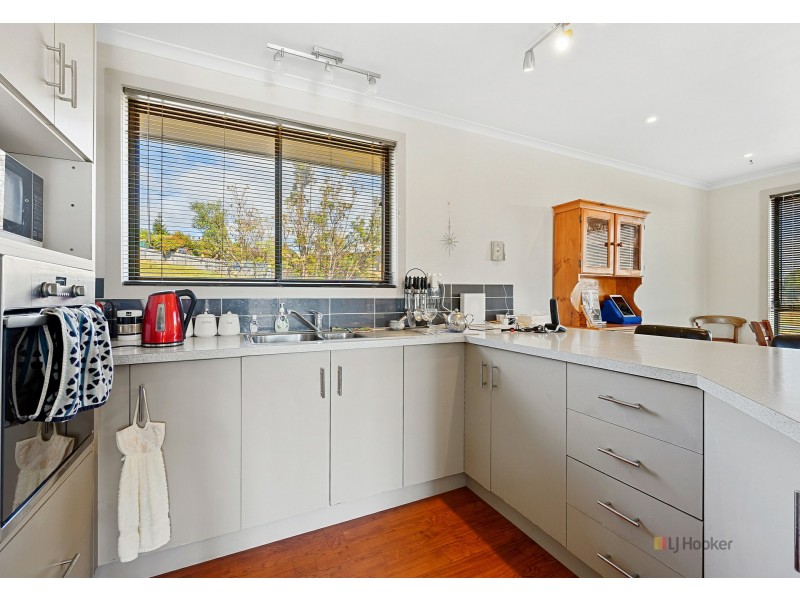 Unit 4/1-3 Cedar Place, Romaine TAS 7320