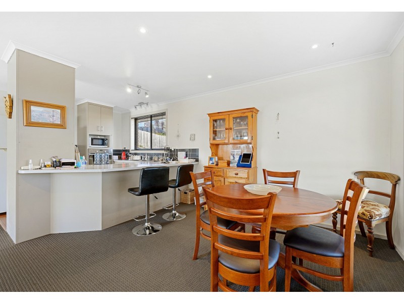 Unit 4/1-3 Cedar Place, Romaine TAS 7320