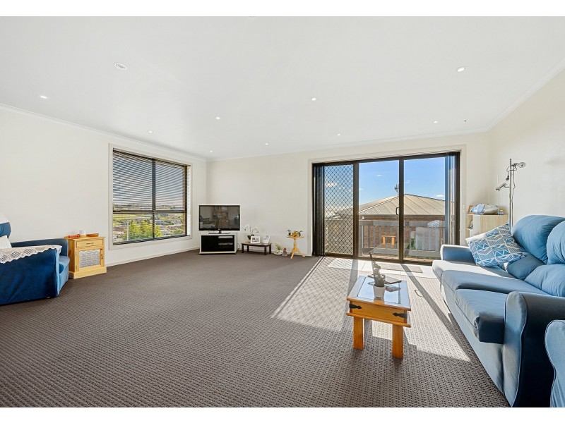 Unit 4/1-3 Cedar Place, Romaine TAS 7320