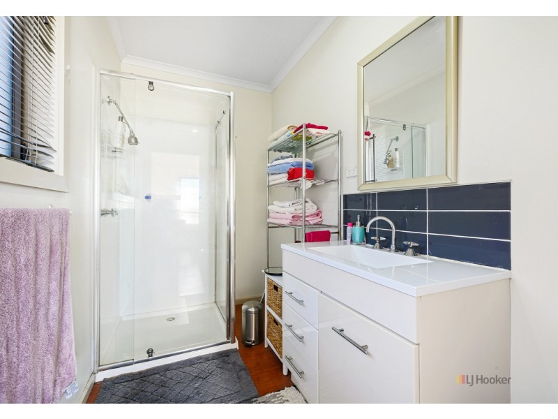 Unit 4/1-3 Cedar Place, Romaine TAS 7320