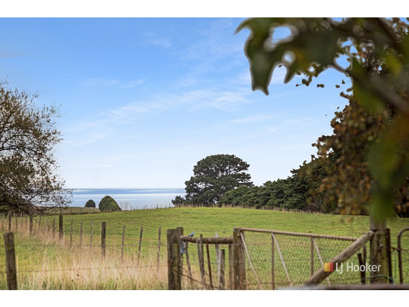 17416 Bass Highway, Boat Harbour TAS 7321