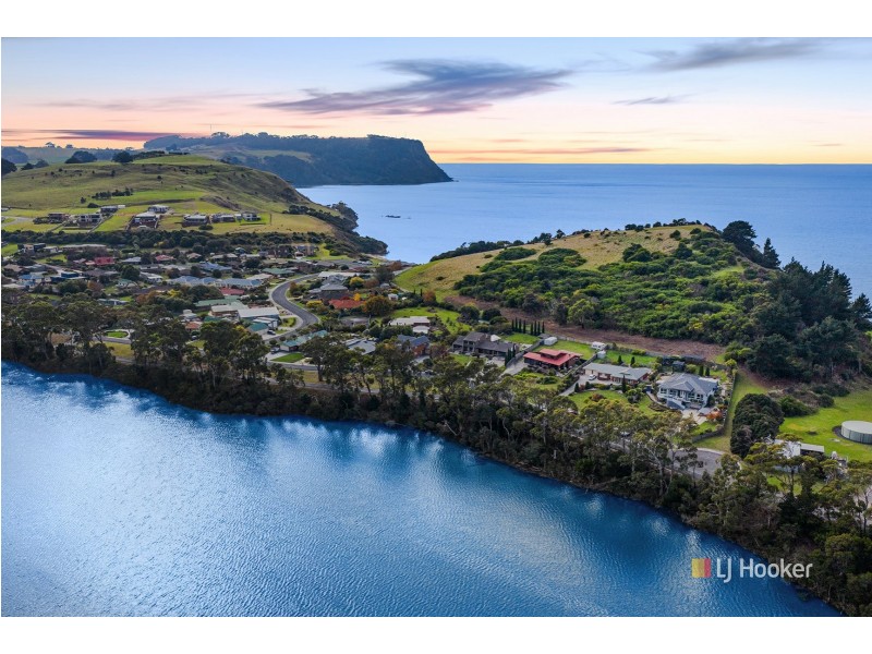 18 Golf Links Road, Wynyard TAS 7325