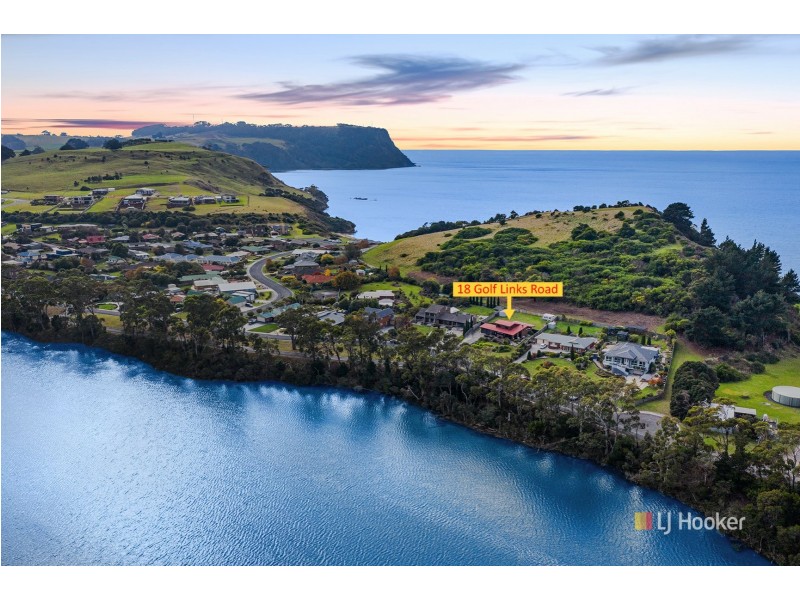 18 Golf Links Road, Wynyard TAS 7325