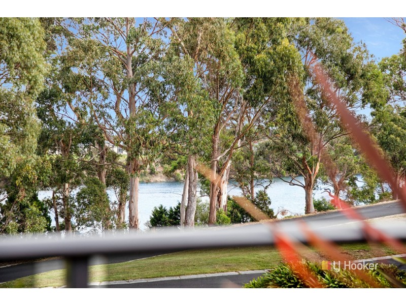18 Golf Links Road, Wynyard TAS 7325