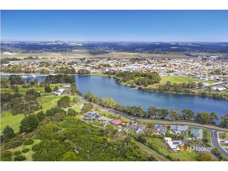18 Golf Links Road, Wynyard TAS 7325
