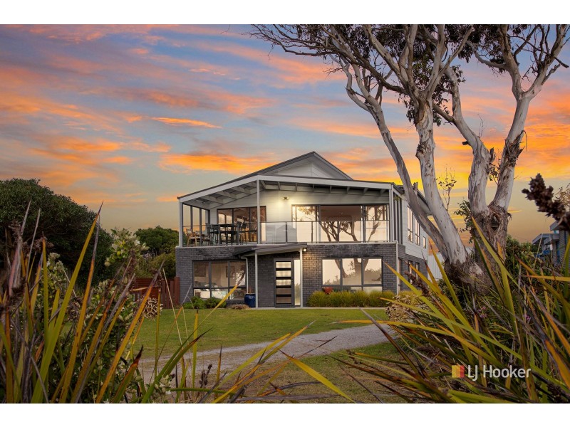 64 Old Bass Highway, Wynyard TAS 7325