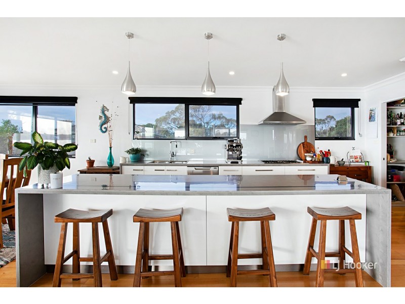 64 Old Bass Highway, Wynyard TAS 7325