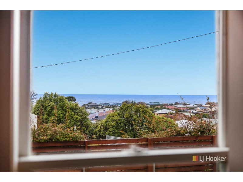 50 Simpson Street, Somerset TAS 7322