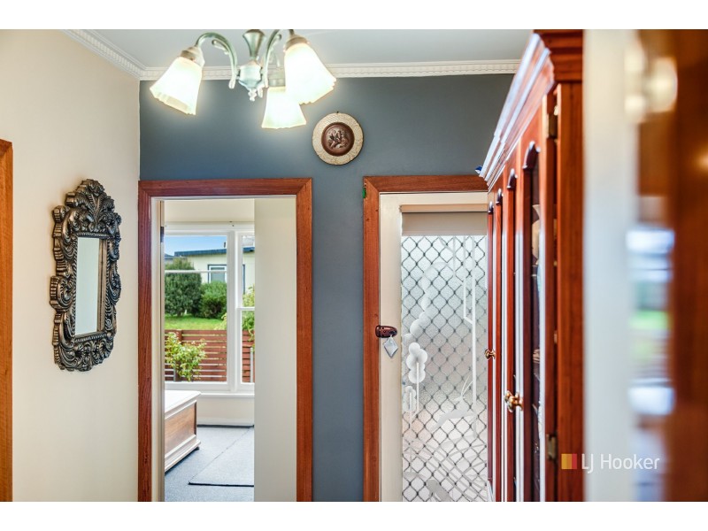 50 Simpson Street, Somerset TAS 7322