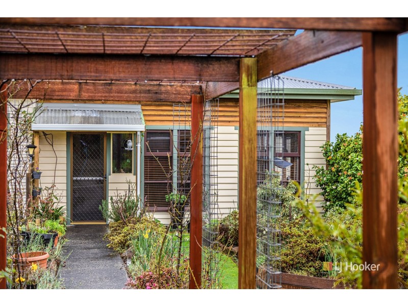 50 Simpson Street, Somerset TAS 7322