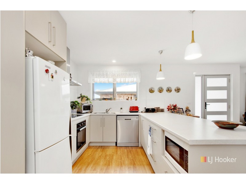 Unit 3/50 Raglan Street, Somerset TAS 7322