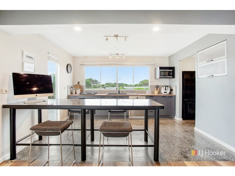 225 Old Bass Highway, Doctors Rocks TAS 7325