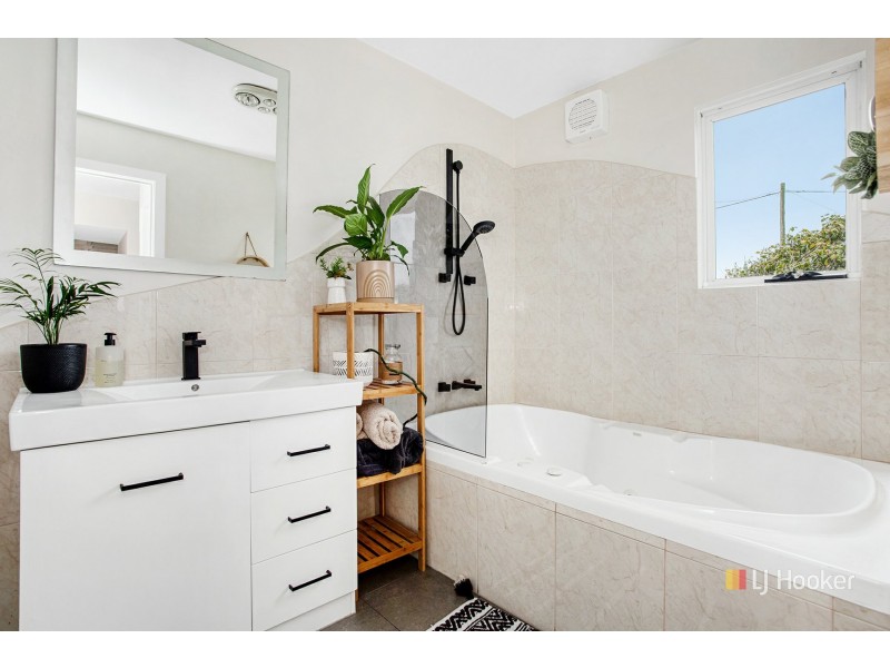 225 Old Bass Highway, Doctors Rocks TAS 7325