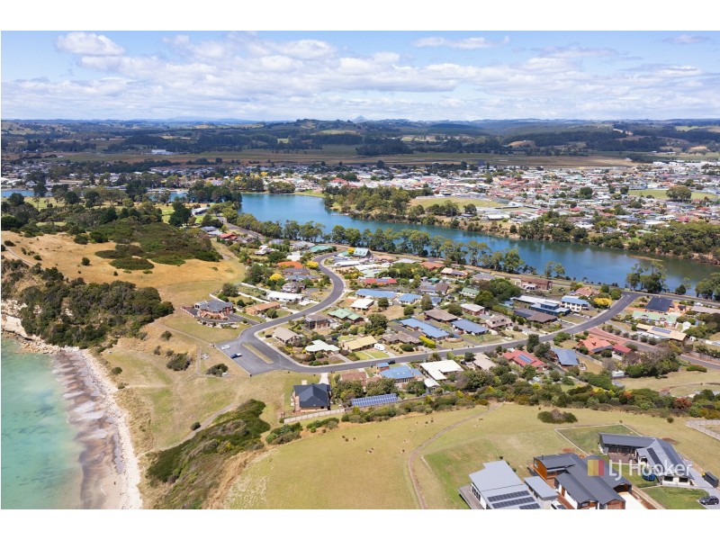 15 Freestone Crescent, Wynyard TAS 7325