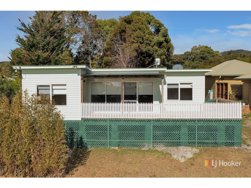 6 Pine Street, Sisters Beach TAS 7321