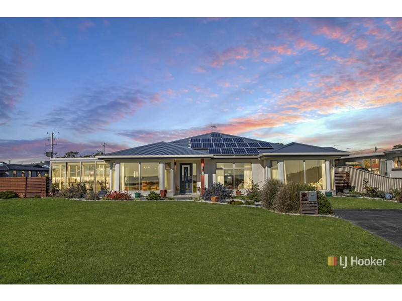 123 Old Bass Highway, Wynyard TAS 7325