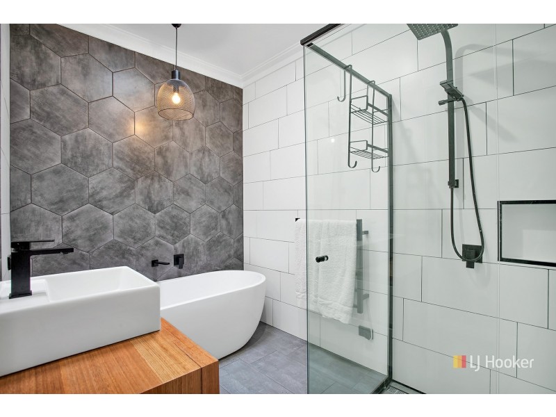 16 Saunders Street,, Wynyard TAS 7325