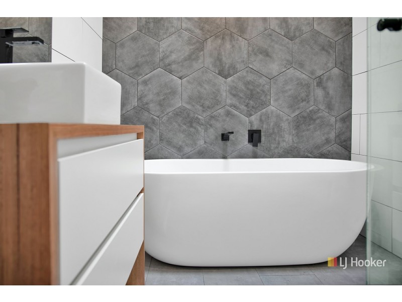16 Saunders Street,, Wynyard TAS 7325