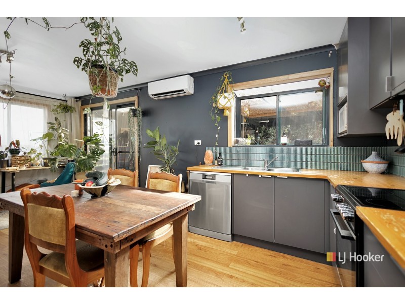 8 Honeysuckle Avenue, Sisters Beach TAS 7321