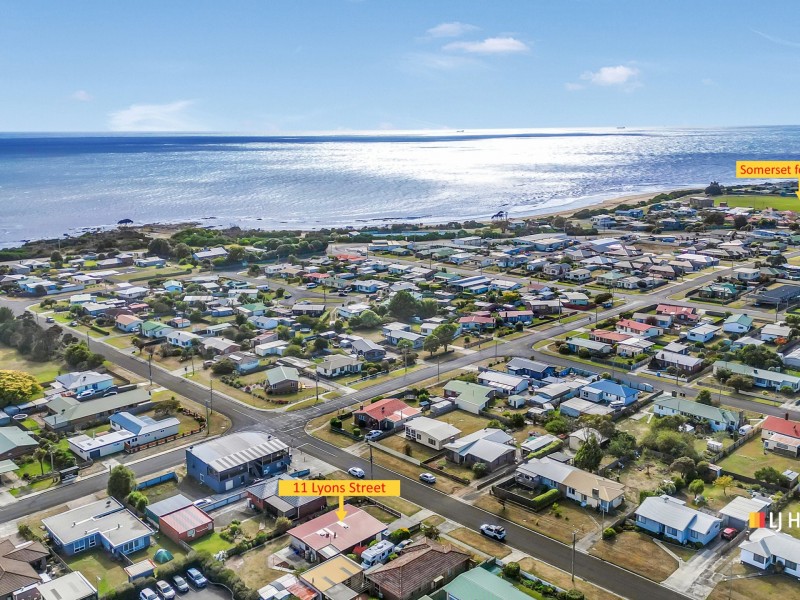 11 Lyons Street, Somerset TAS 7322