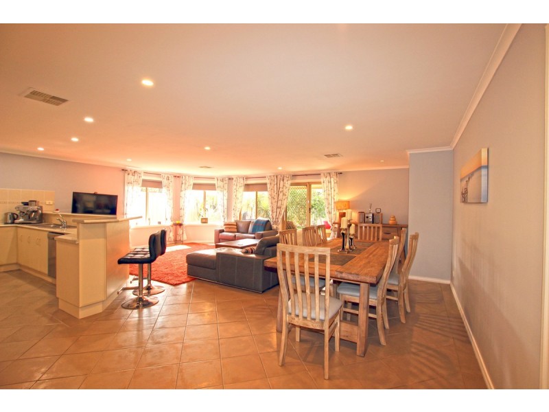 114 Pridham Boulevard, Aldinga Beach SA 5173