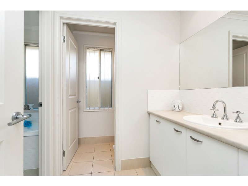 30 Nicholl Avenue, Aldinga Beach SA 5173