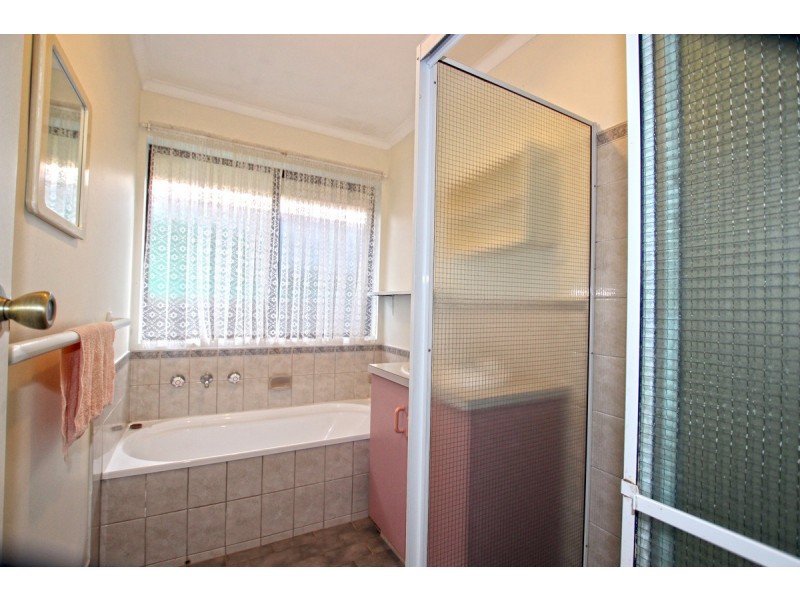 24 Irving Road, Aldinga Beach SA 5173