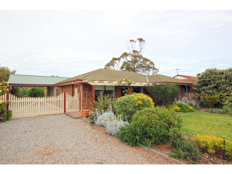 24 Irving Road, Aldinga Beach SA 5173