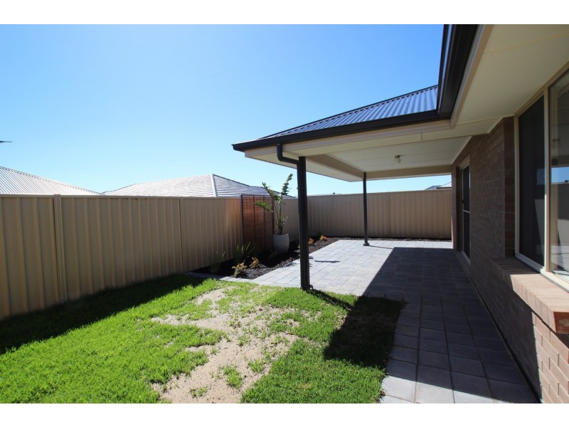 9 Dampier Road, Seaford Meadows SA 5169