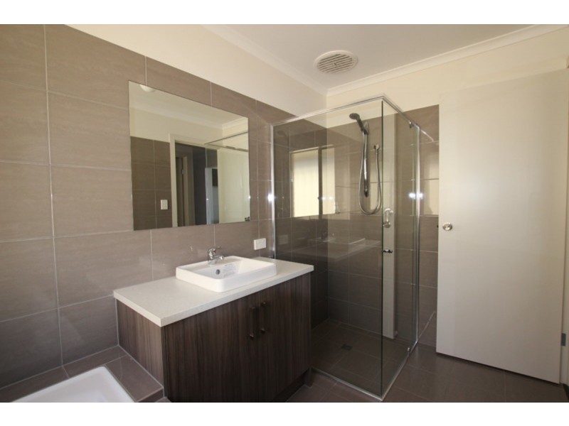 13 Dampier Avenue, Seaford Meadows SA 5169