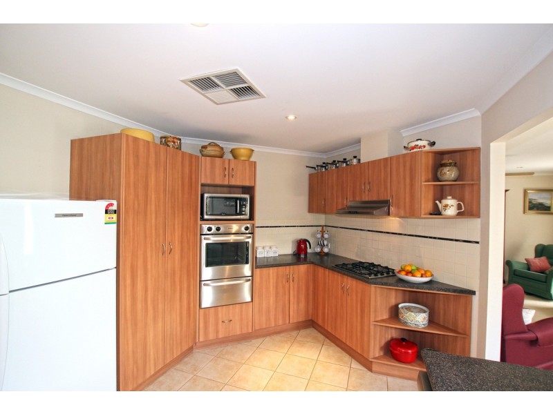 8 Urchin Crescent, Aldinga Beach SA 5173